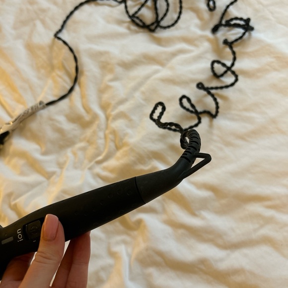 Amika blowout babe: thermal ionic hairbrush - Picture 3 of 6